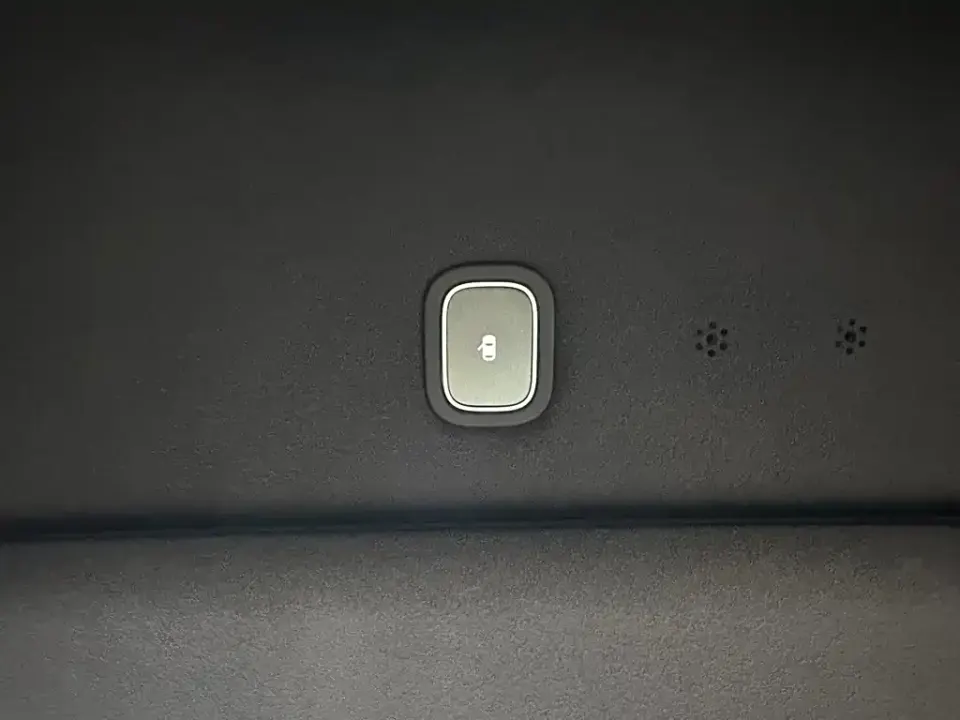 Nio ES9