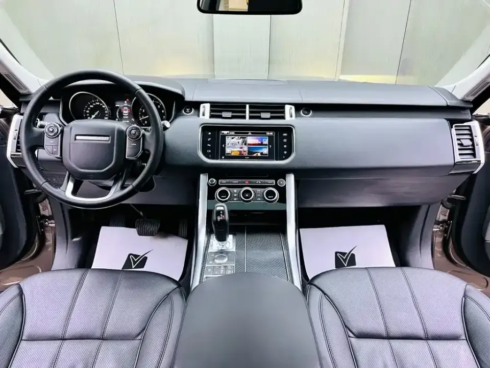 Land Rover Sport