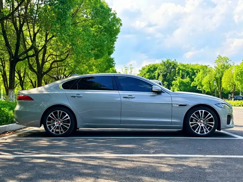 Jaguar XFL