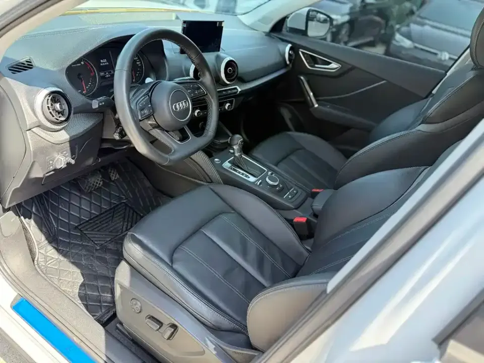 Audi Q2L