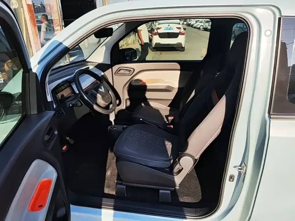 Wuling MINIEV