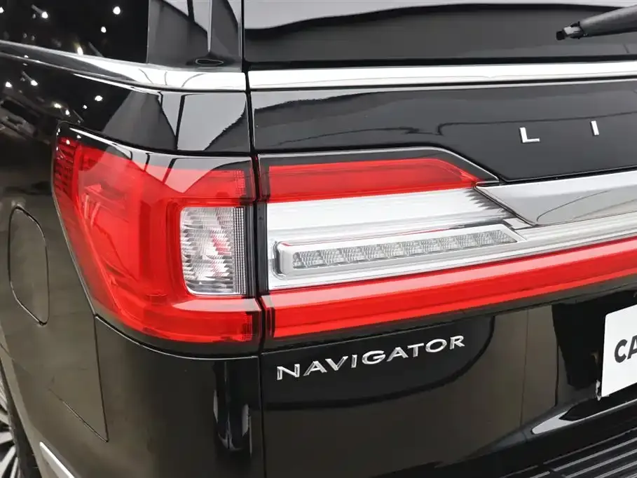 Lincoln Navigator