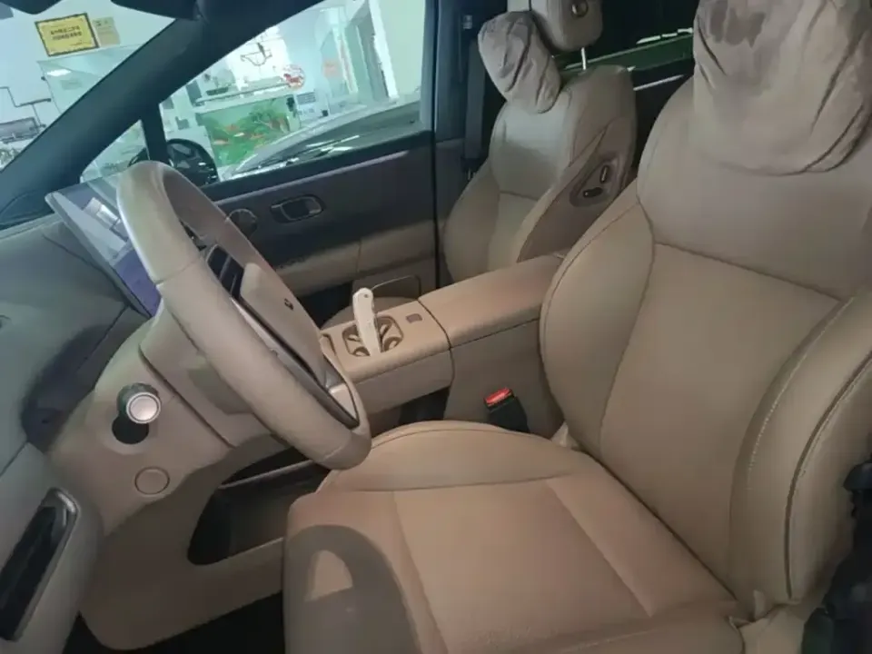 Li Li i6