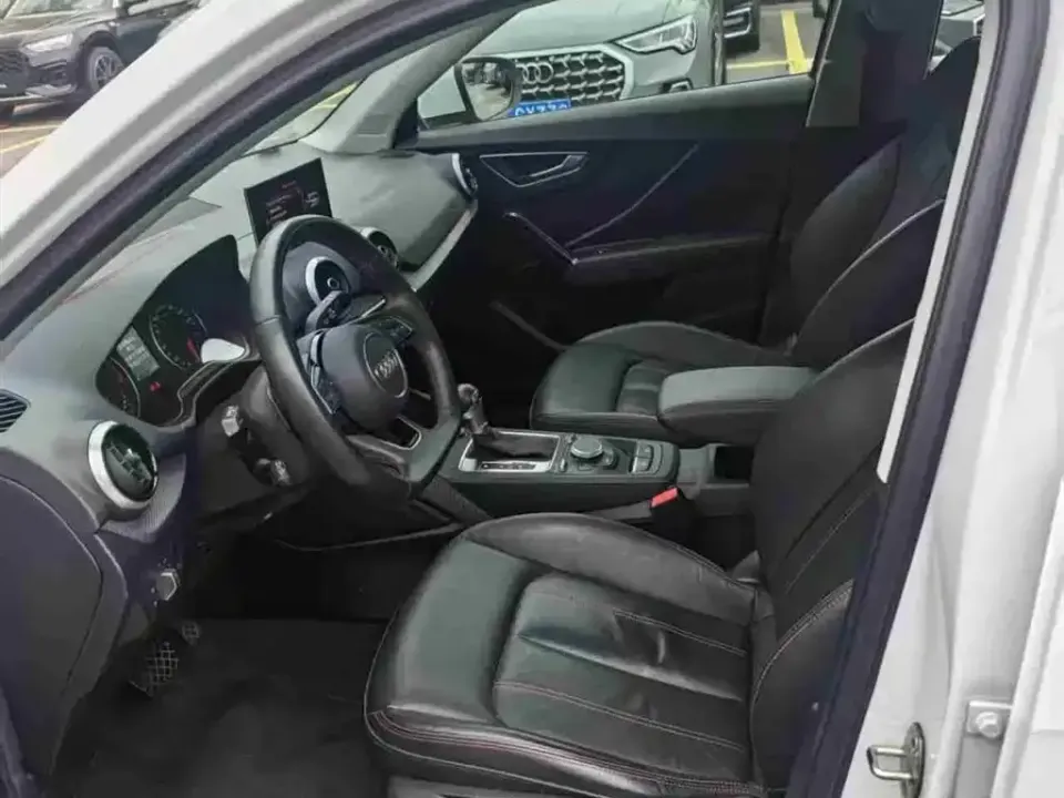 Audi Q2L