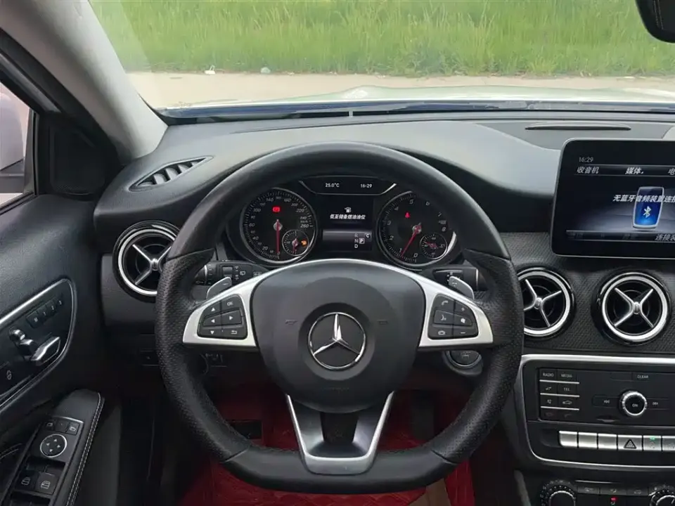 Mercedes-Benz GLA
