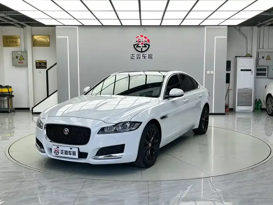 Jaguar XF
