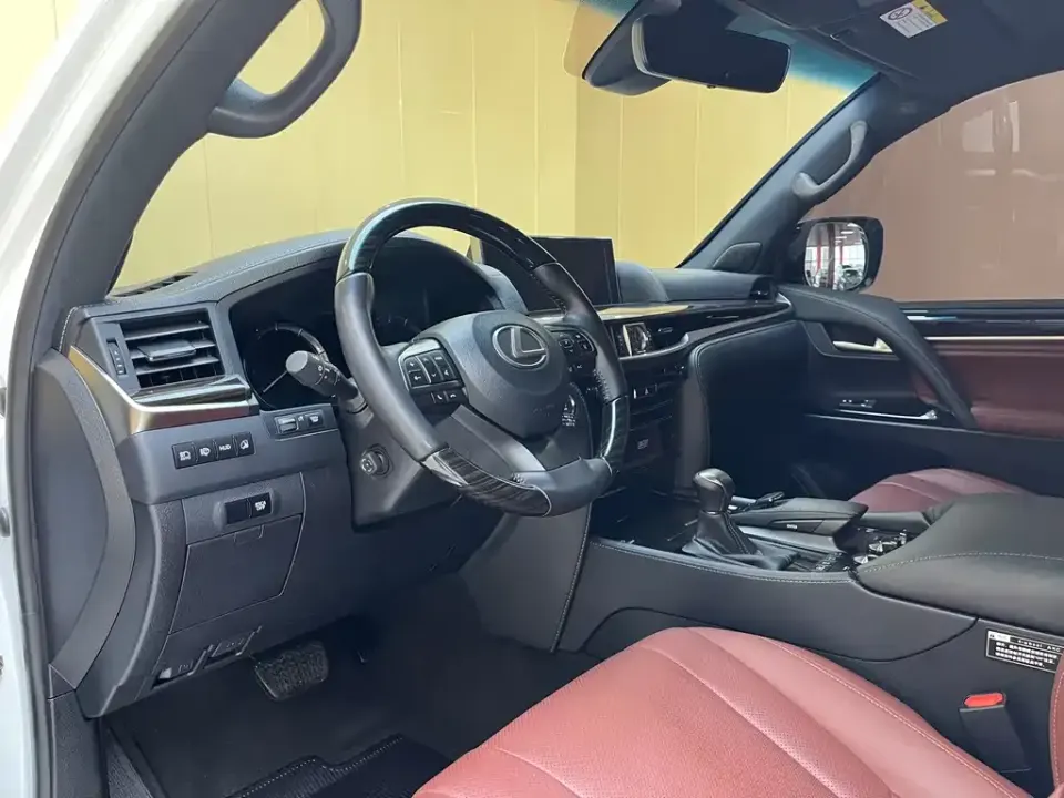 Lexus LX