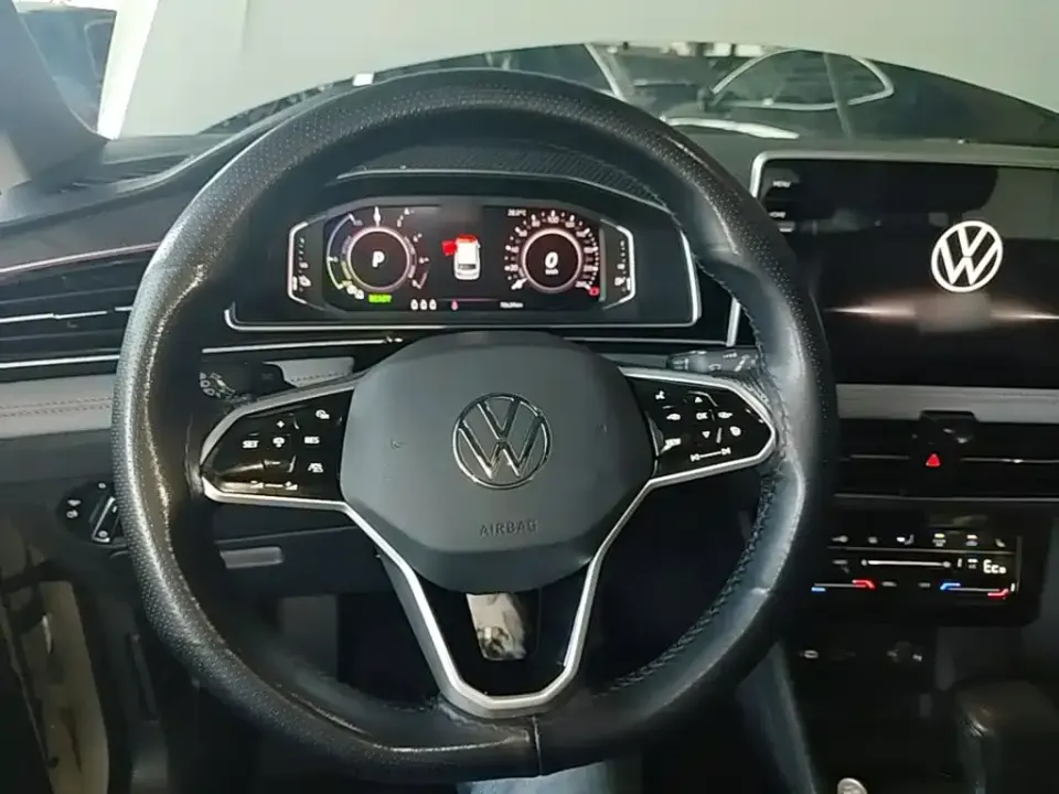 Volkswagen Tiguan L PHEV