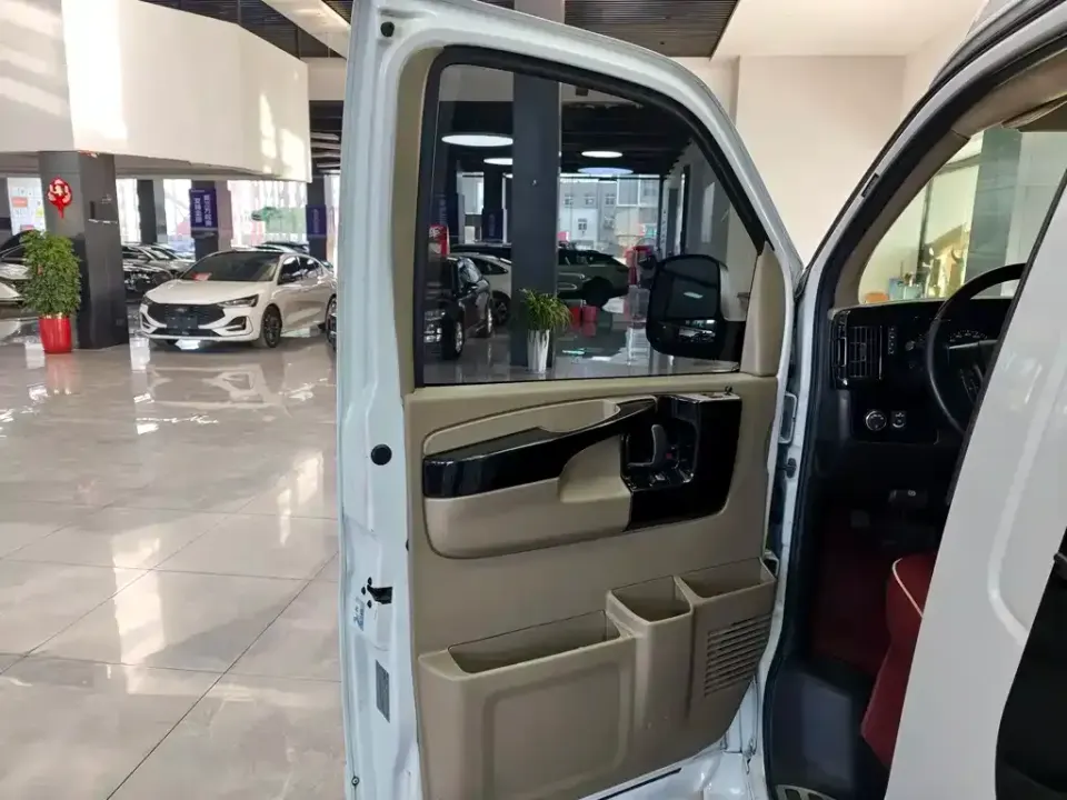 GMC Savana