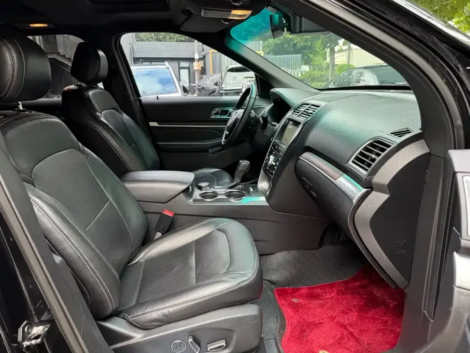 Ford Explorer (Import)