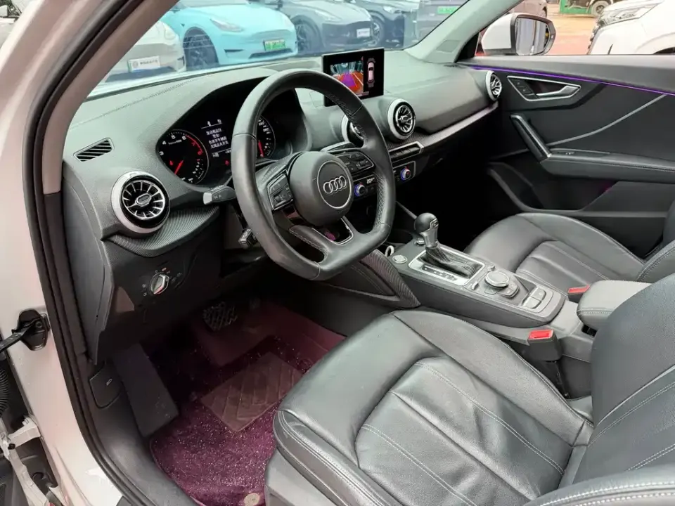 Audi Q2L
