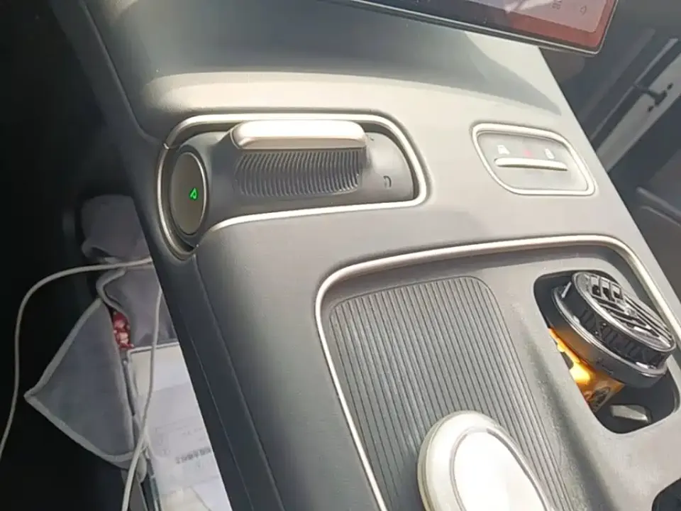 Nio ES8
