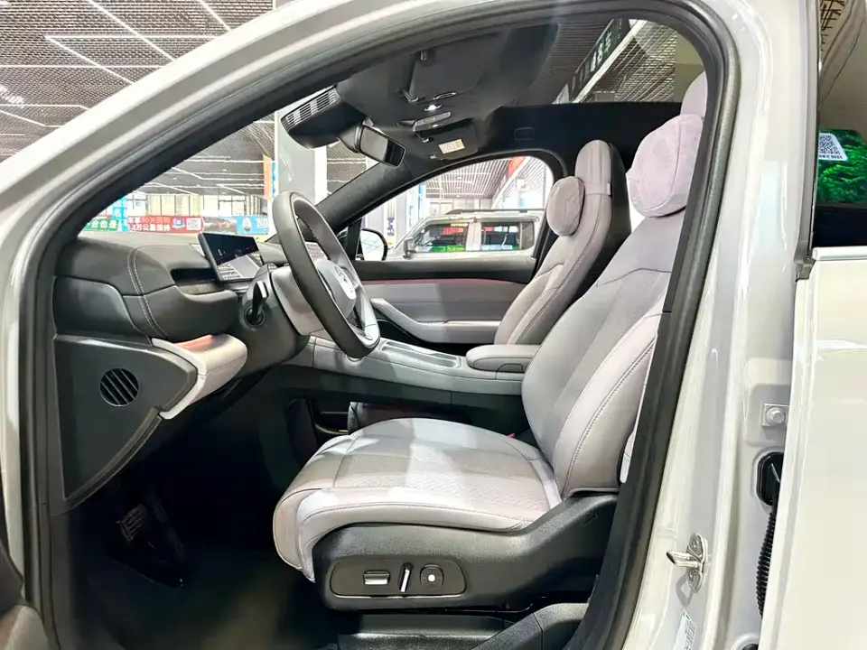 Nio EC6