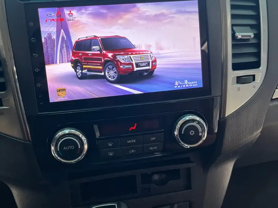 Mitsubishi Pajero (Import)