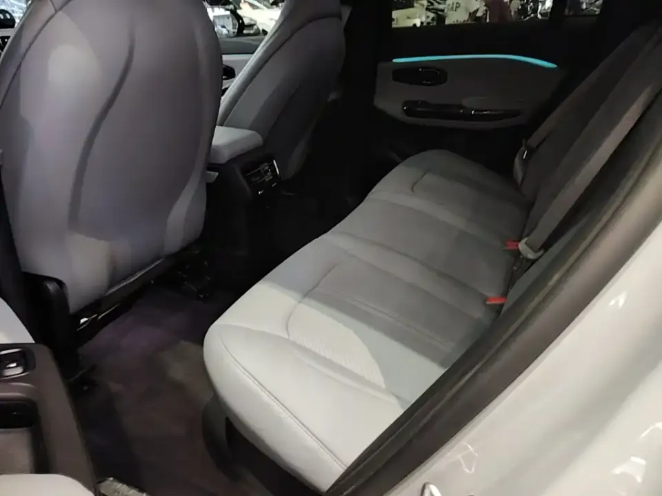 Nio EC6