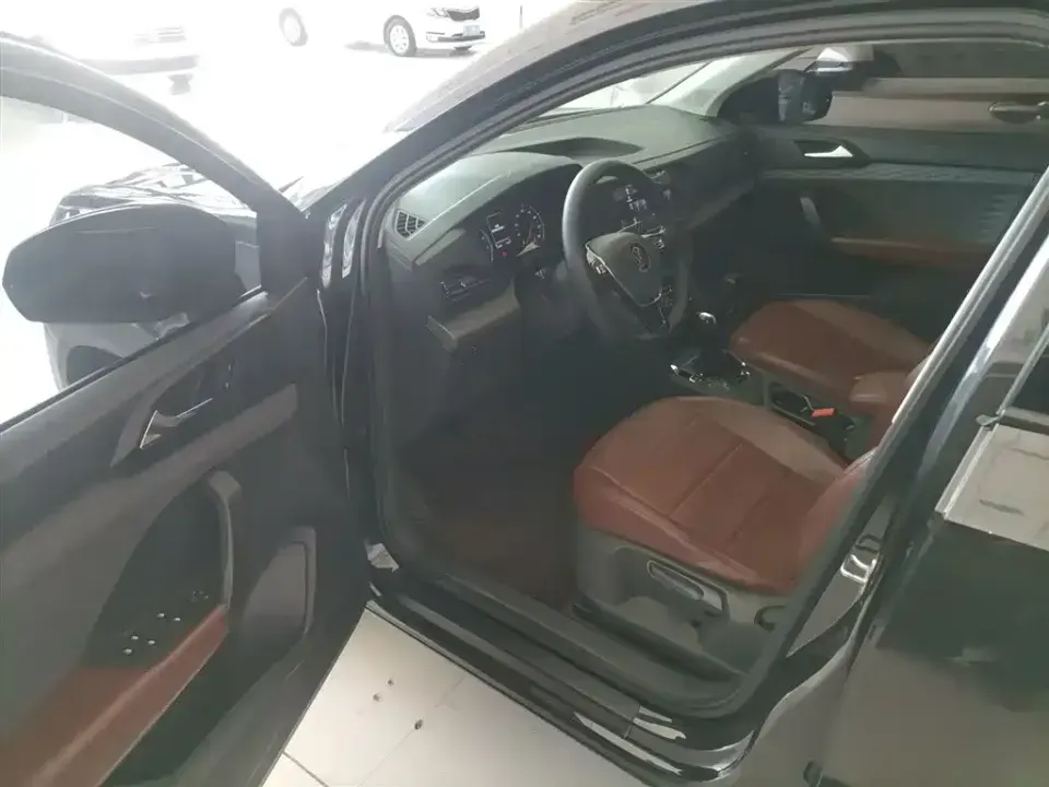Volkswagen Tharu