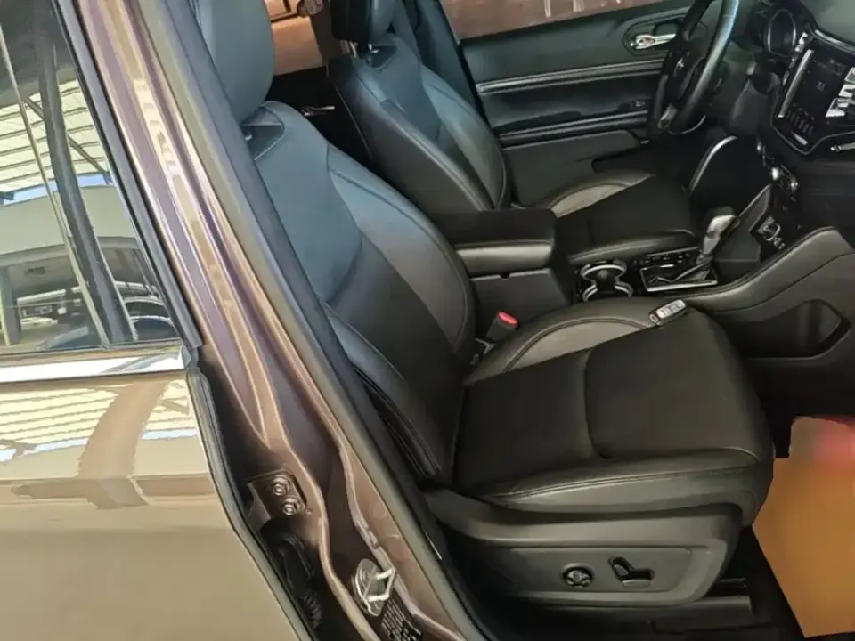 Jeep Commander