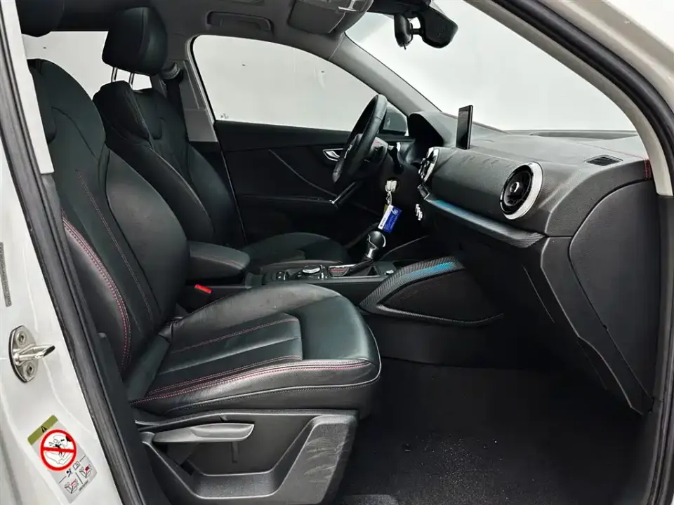 Audi Q2L