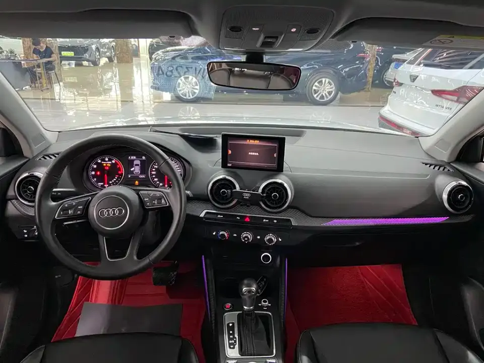 Audi Q2L