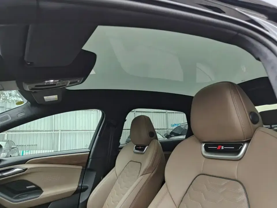 Audi A6L e-tron