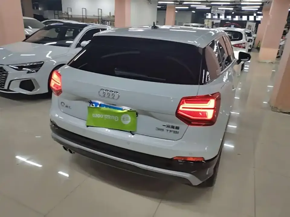 Audi Q2L