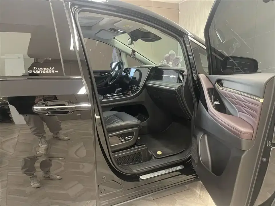 GAC Trumpchi M8