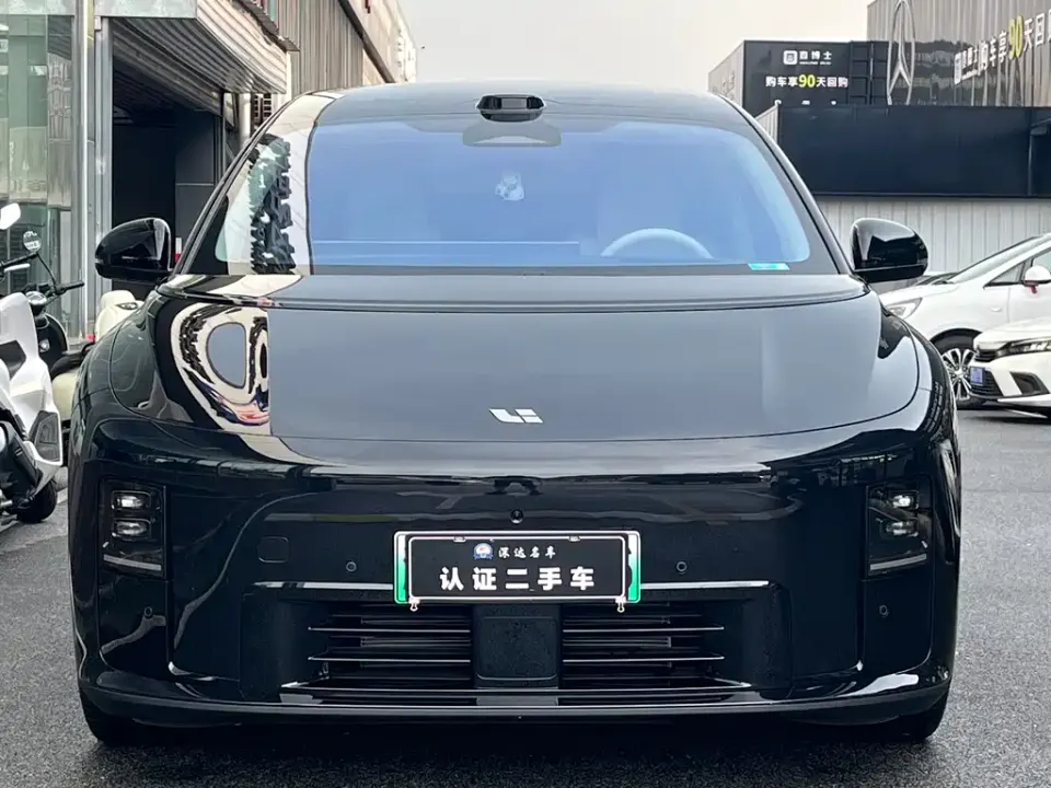 Li Li i8