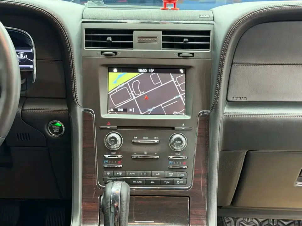 Lincoln Navigator