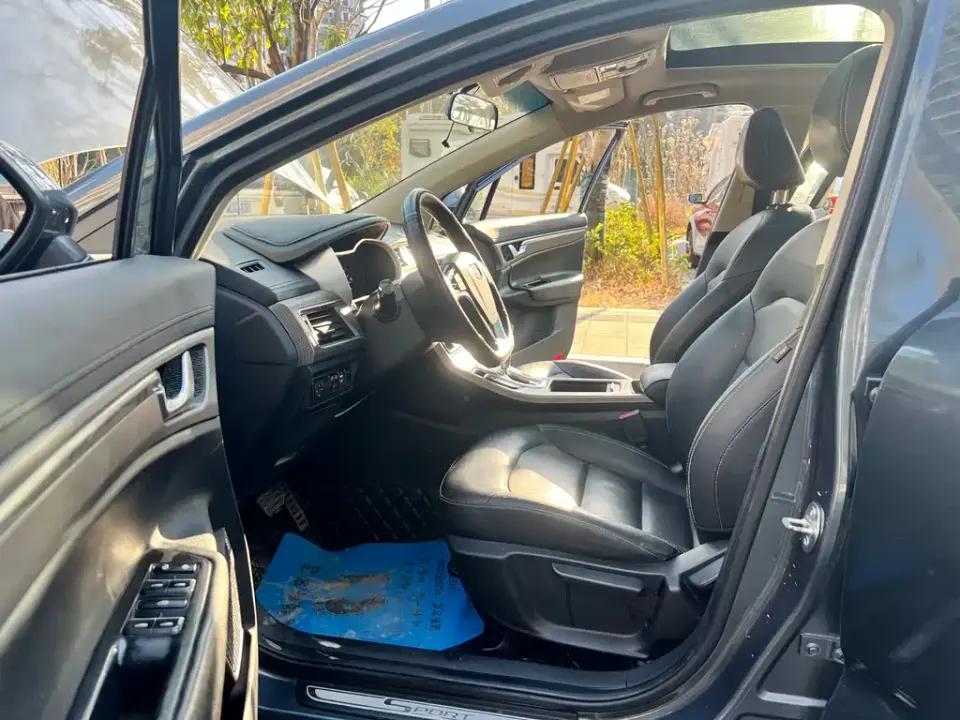 Geely Emgrand GS