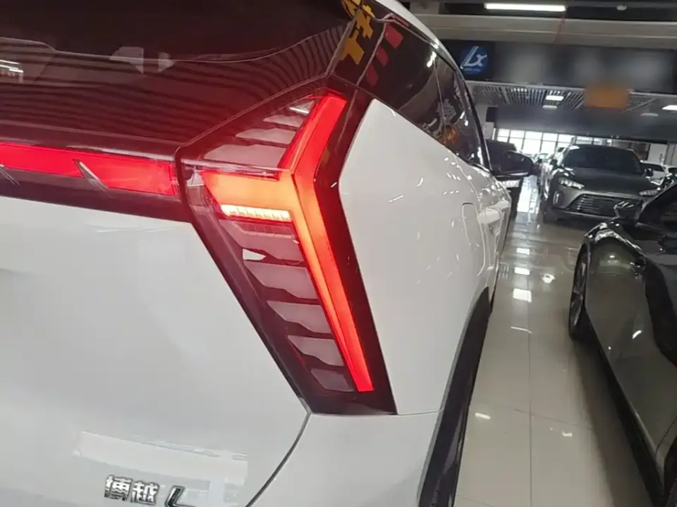 Geely Boyue L