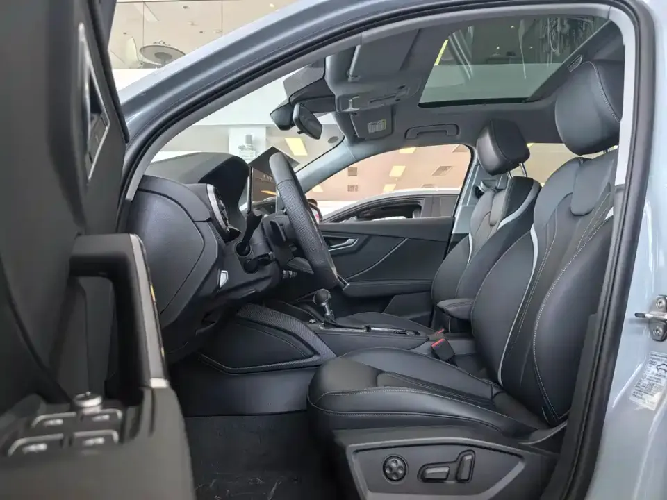 Audi Q2L