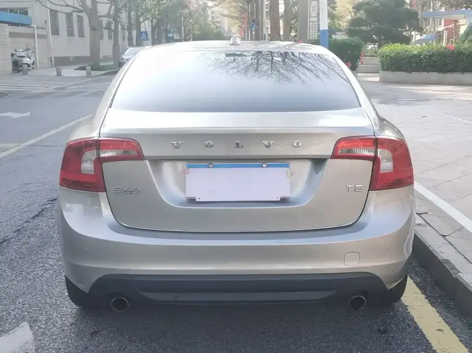 Volvo S60 (Import)