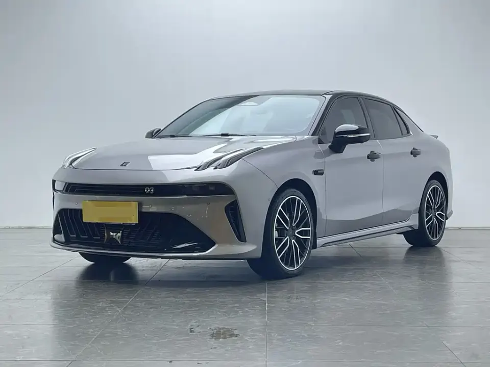 Lynk & Co 03
