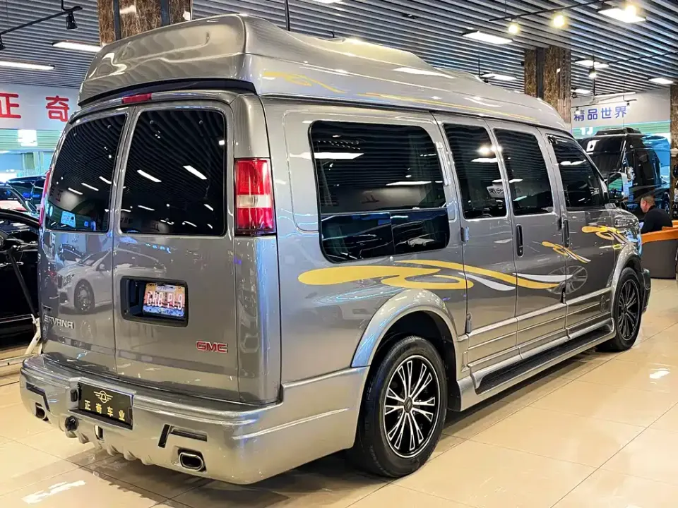 GMC Savana