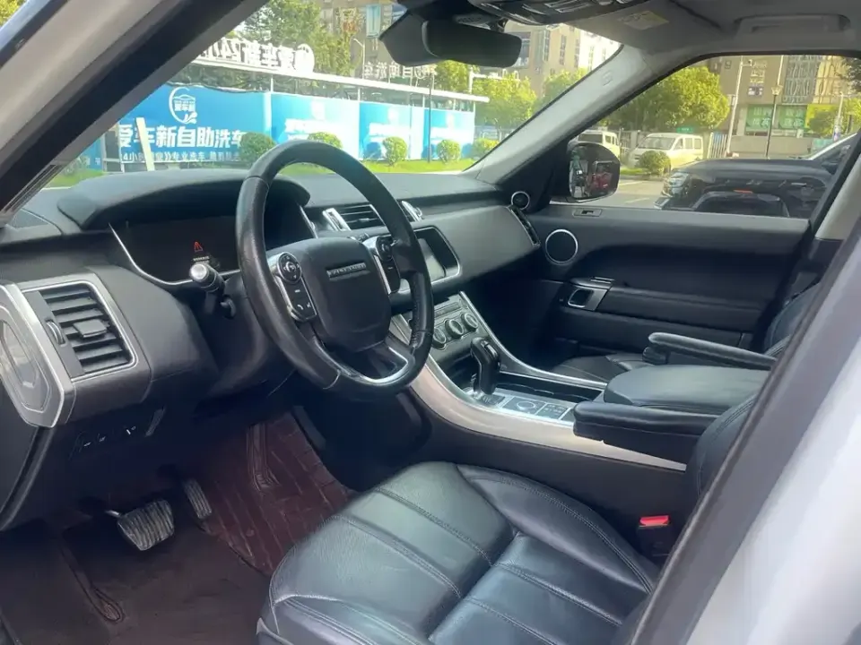 Land Rover Sport