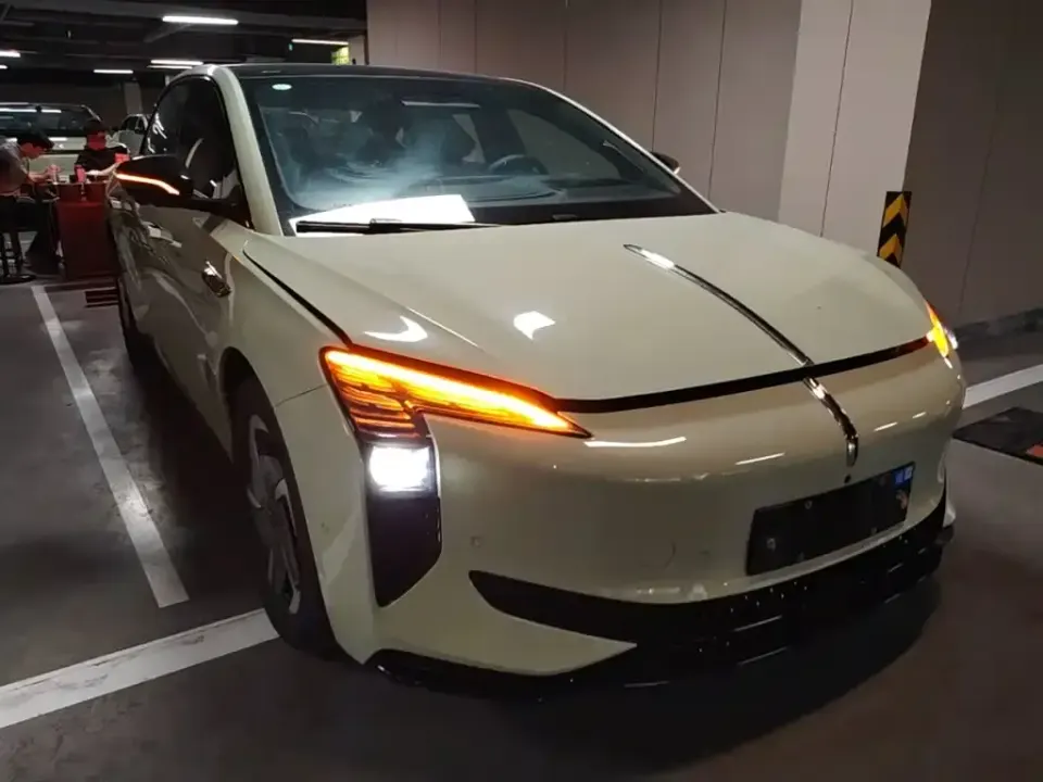 Hongqi Hongqi EH7