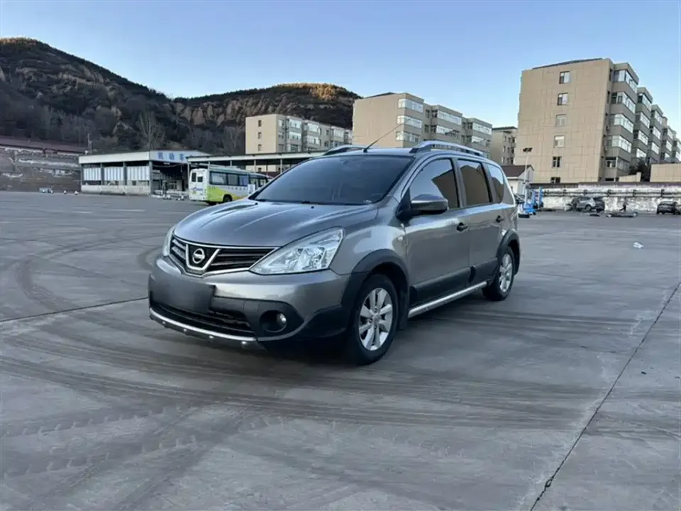 Nissan Livina