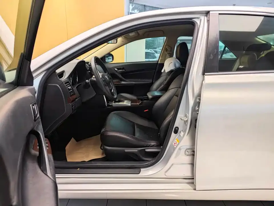 Toyota Reiz