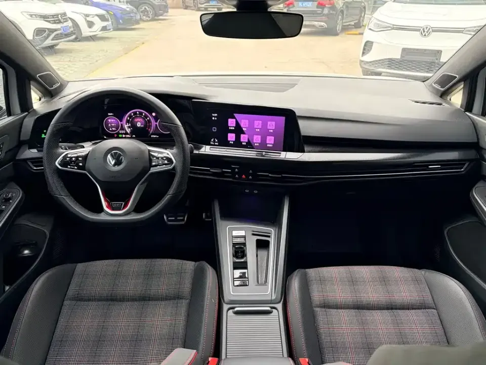 Volkswagen Golf GTI