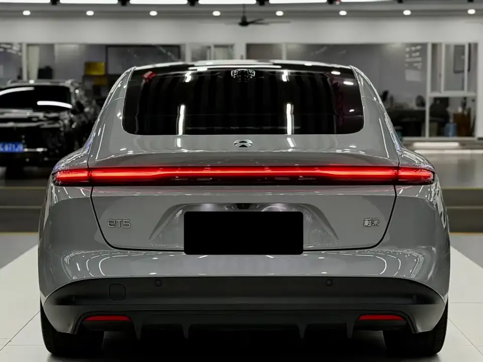 Nio ET5