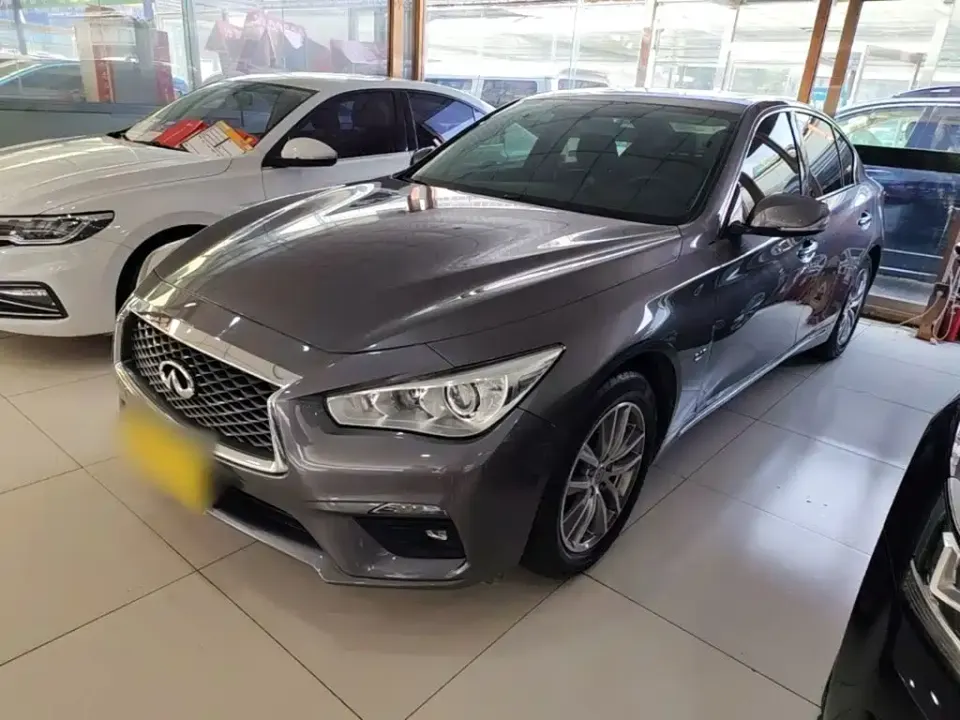 Infiniti Q50L