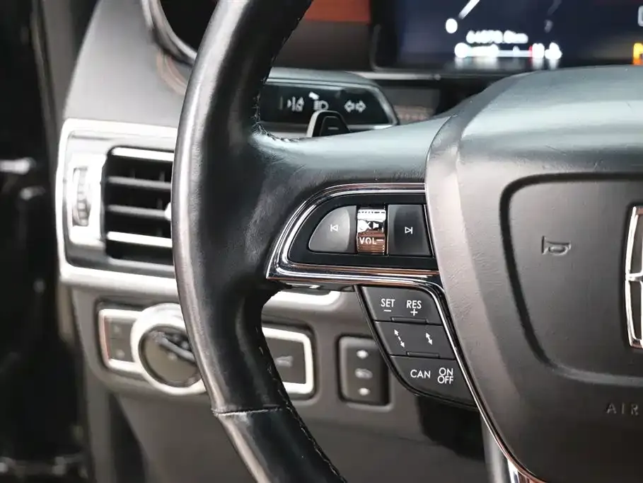 Lincoln Navigator