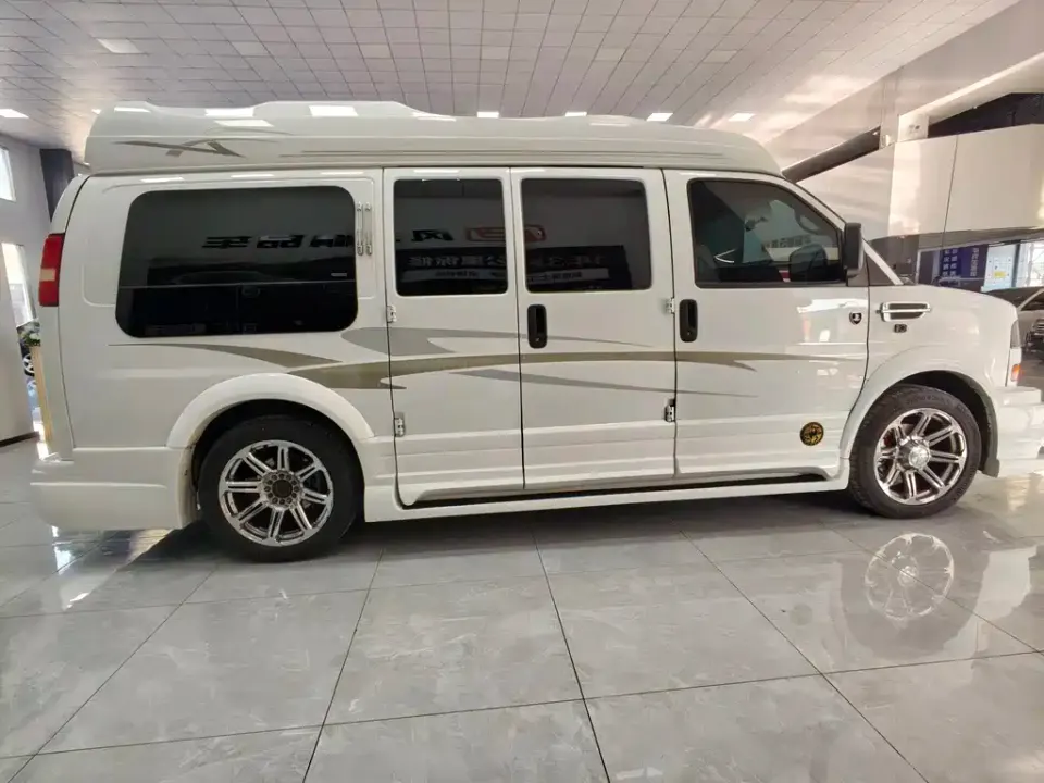 GMC Savana