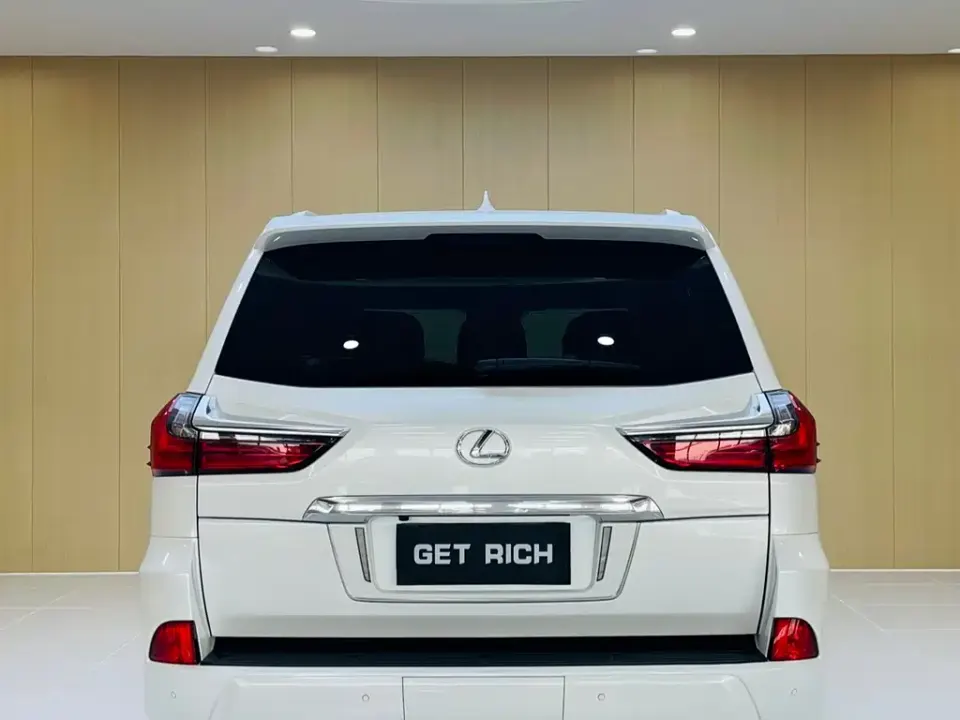 Lexus LX