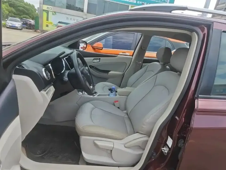 Venucia T70