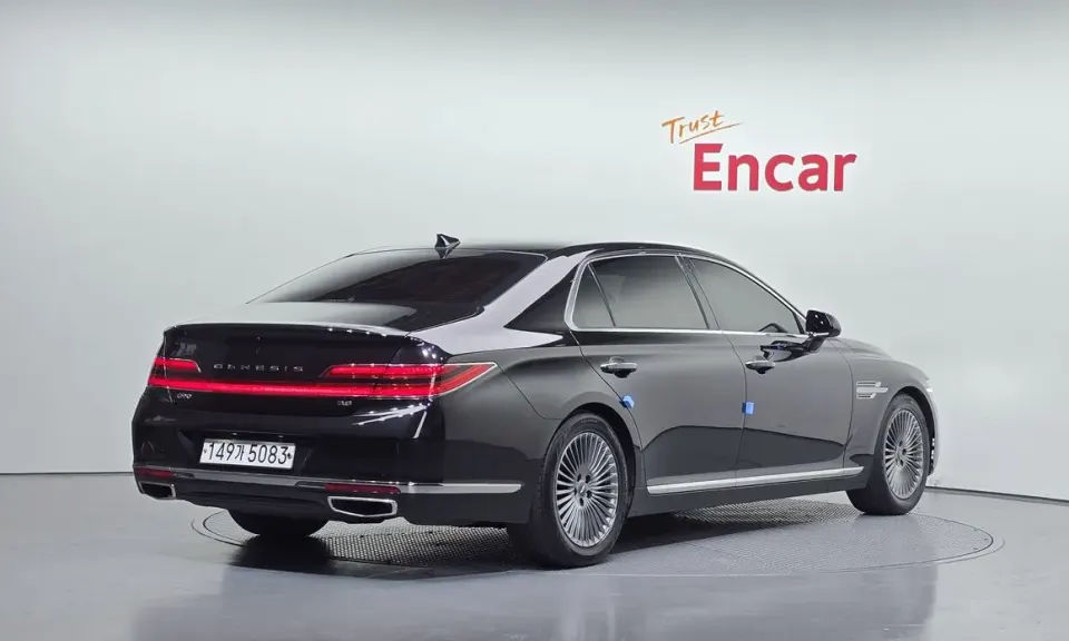 Genesis G90