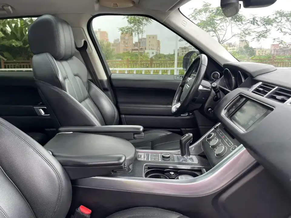 Land Rover Sport