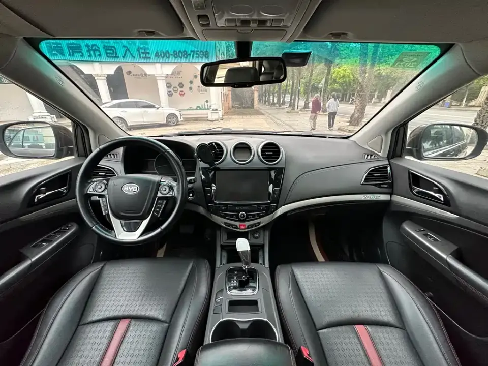 BYD S7