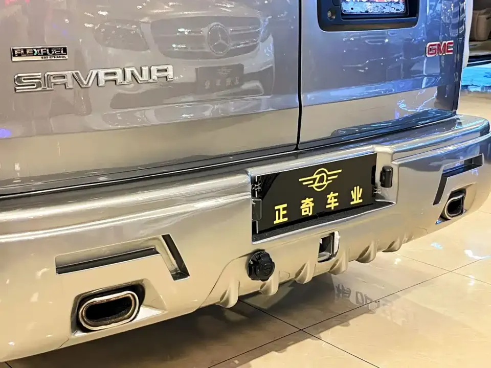 GMC Savana
