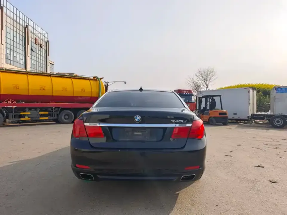 BMW 7-Series